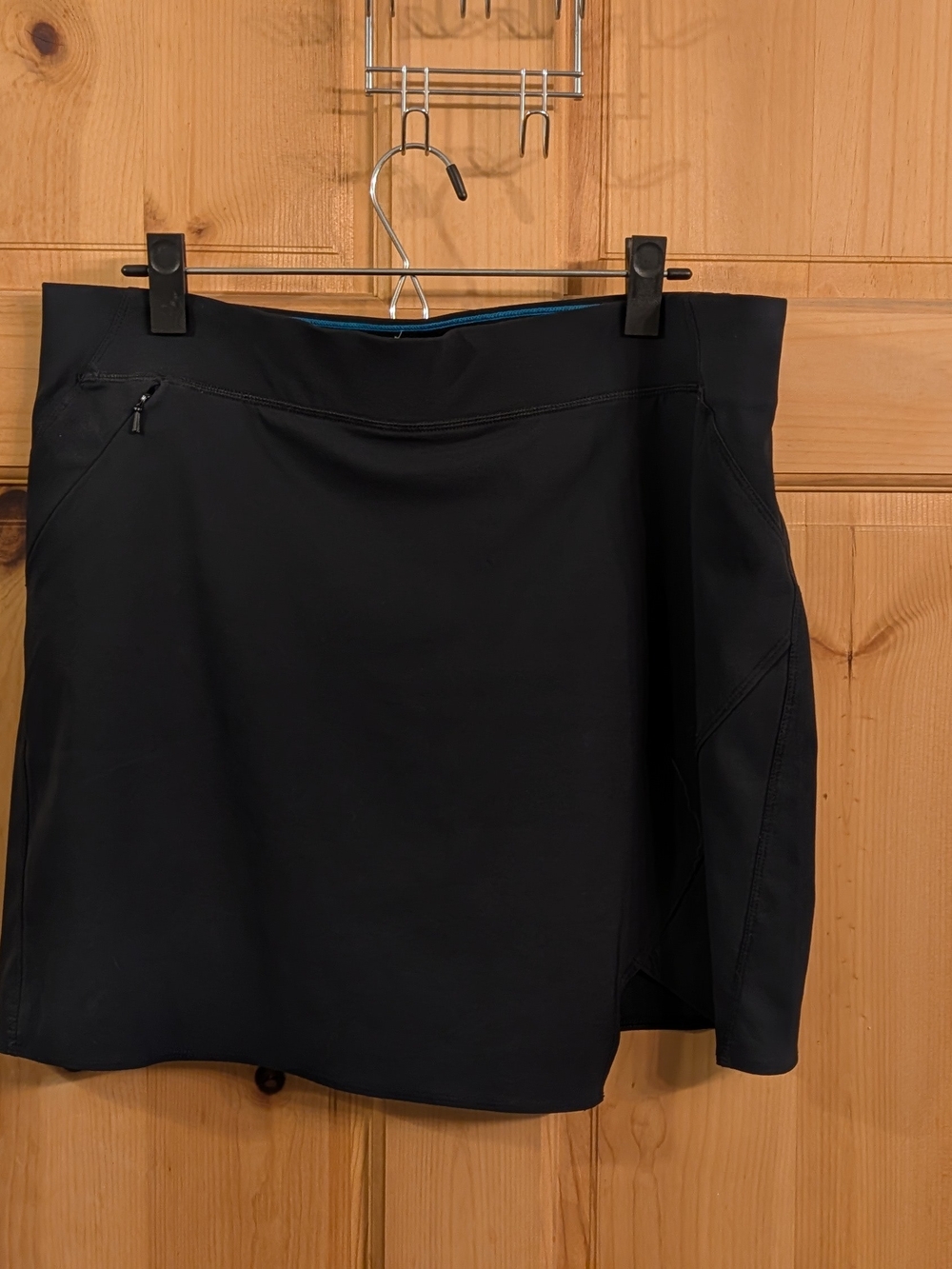 Columbia Black Women's Skort with Blue Liner